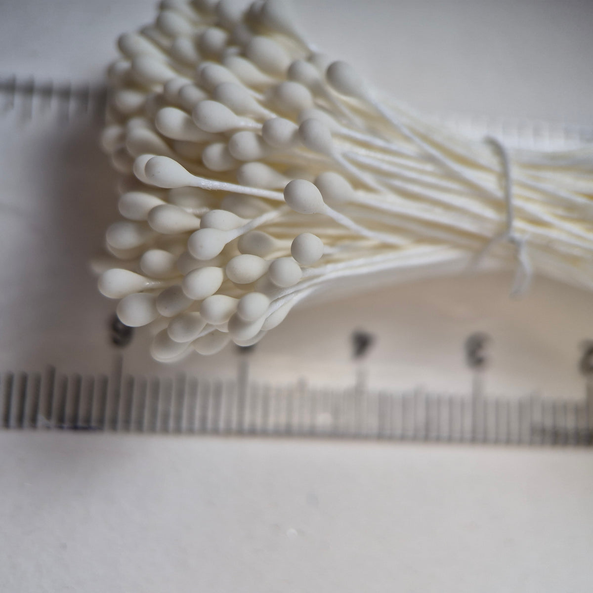 Cream Flower Stamens – Size L (Cream on Cream Thread)