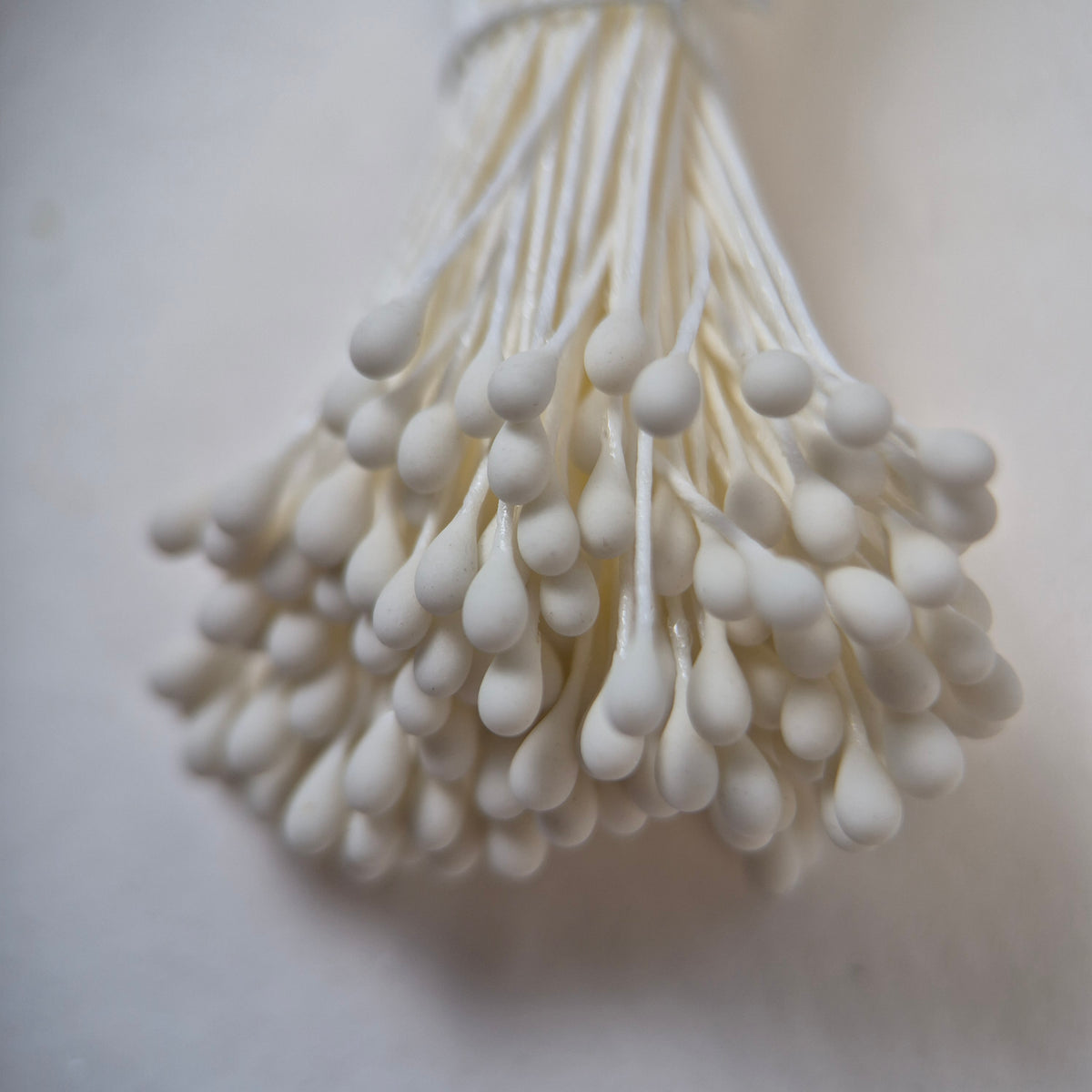 Cream Flower Stamens – Size L (Cream on Cream Thread)