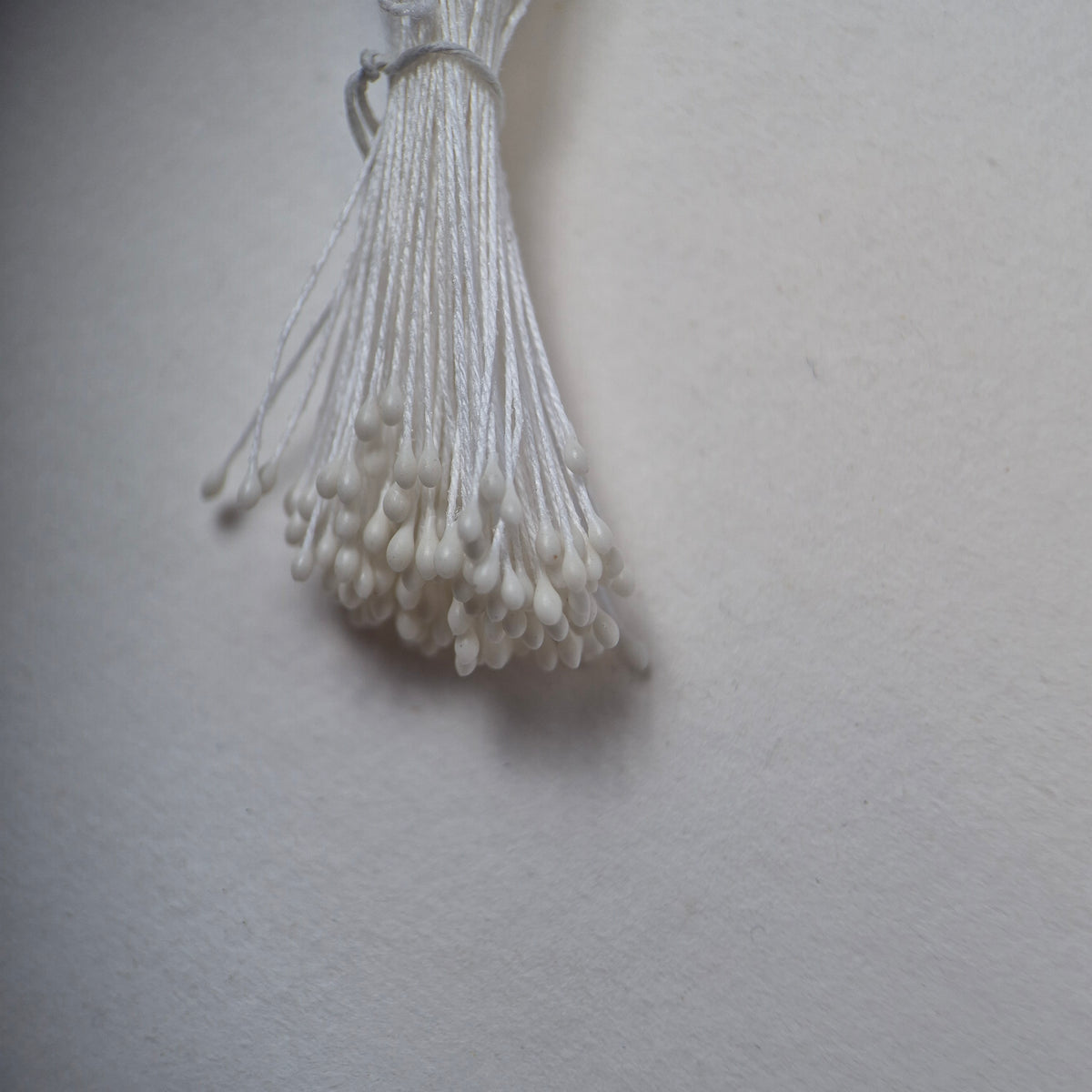 Japanese Miniature Stamen – Size S (White on White Thread) | Tiny Stamens for Silk Floristry & Miniature Flowers