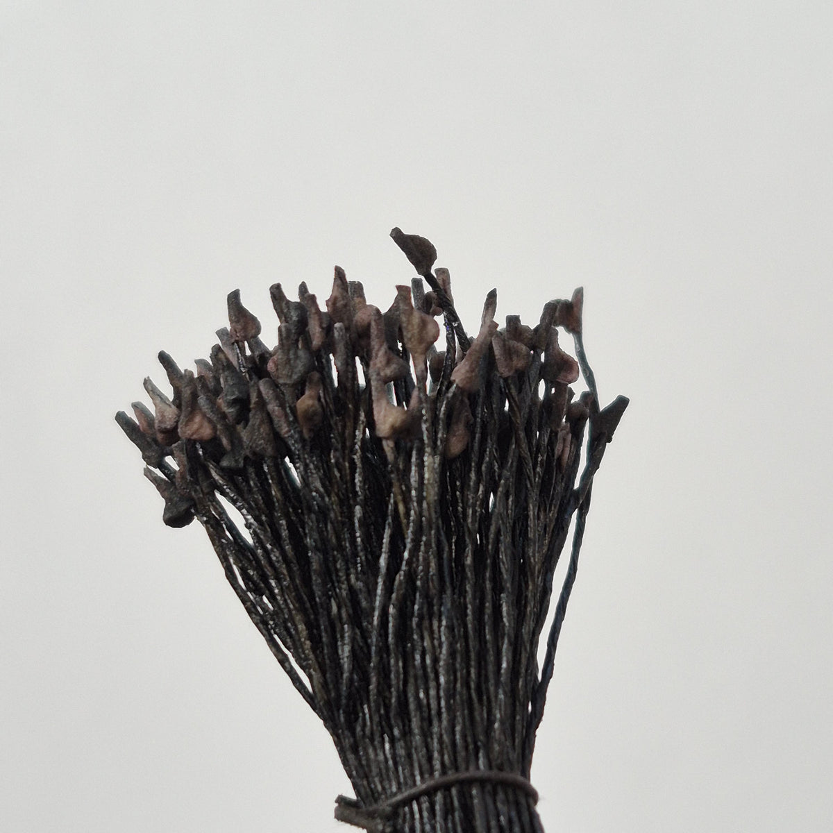 Brown Naturalistic Flower Stamens – Size M (Brown on Brown Thread)