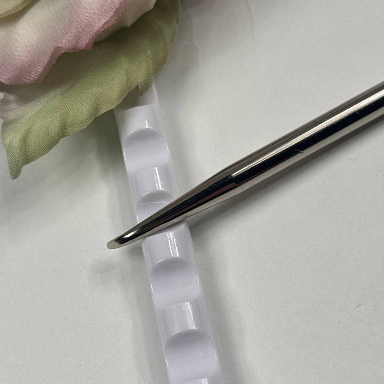 Professional Extra Small 1.5mm Petal Iron Tip.