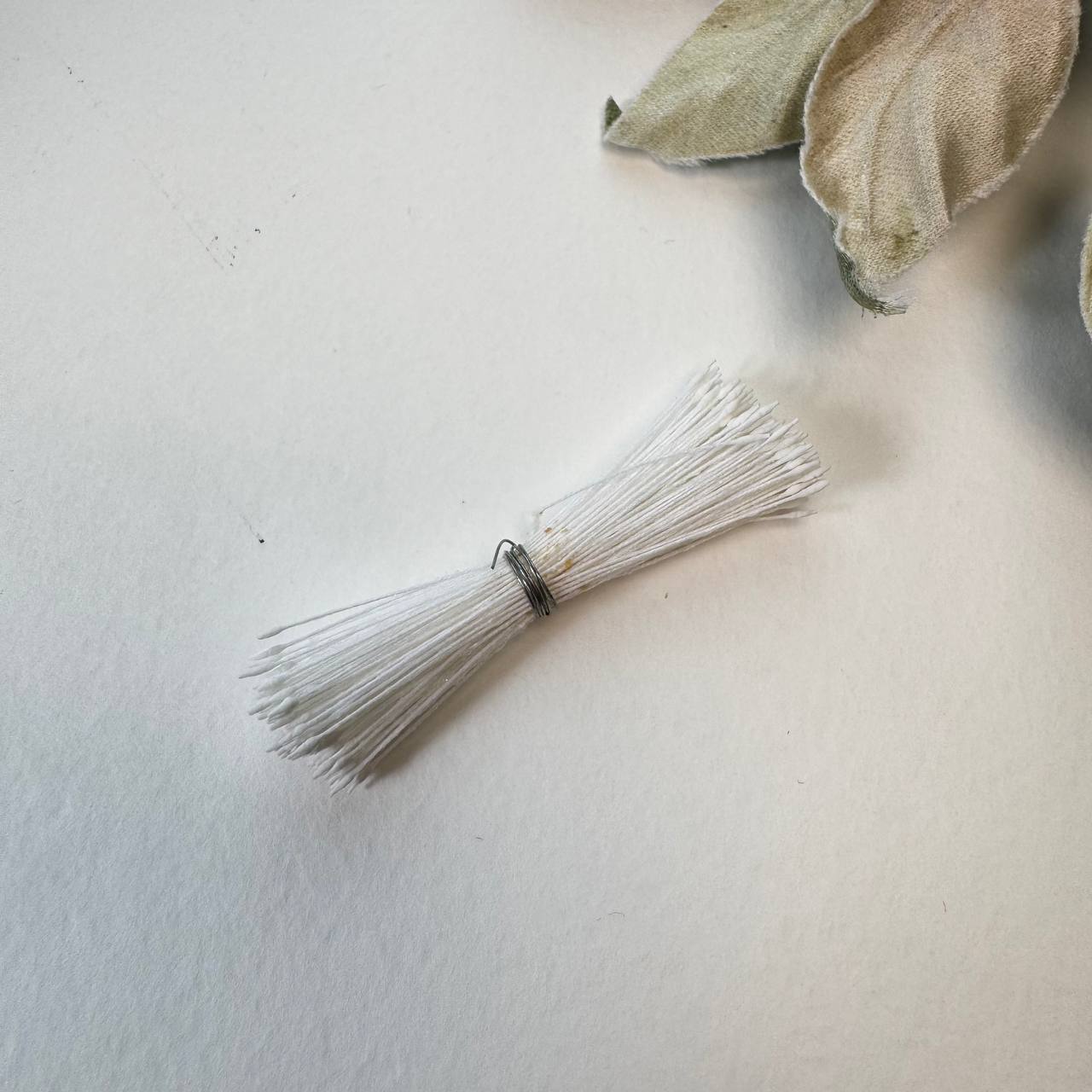 Japanese Miniature Stamen – Size S | Elongated Tiny Stamens for Silk Floristry & Miniature Flowers