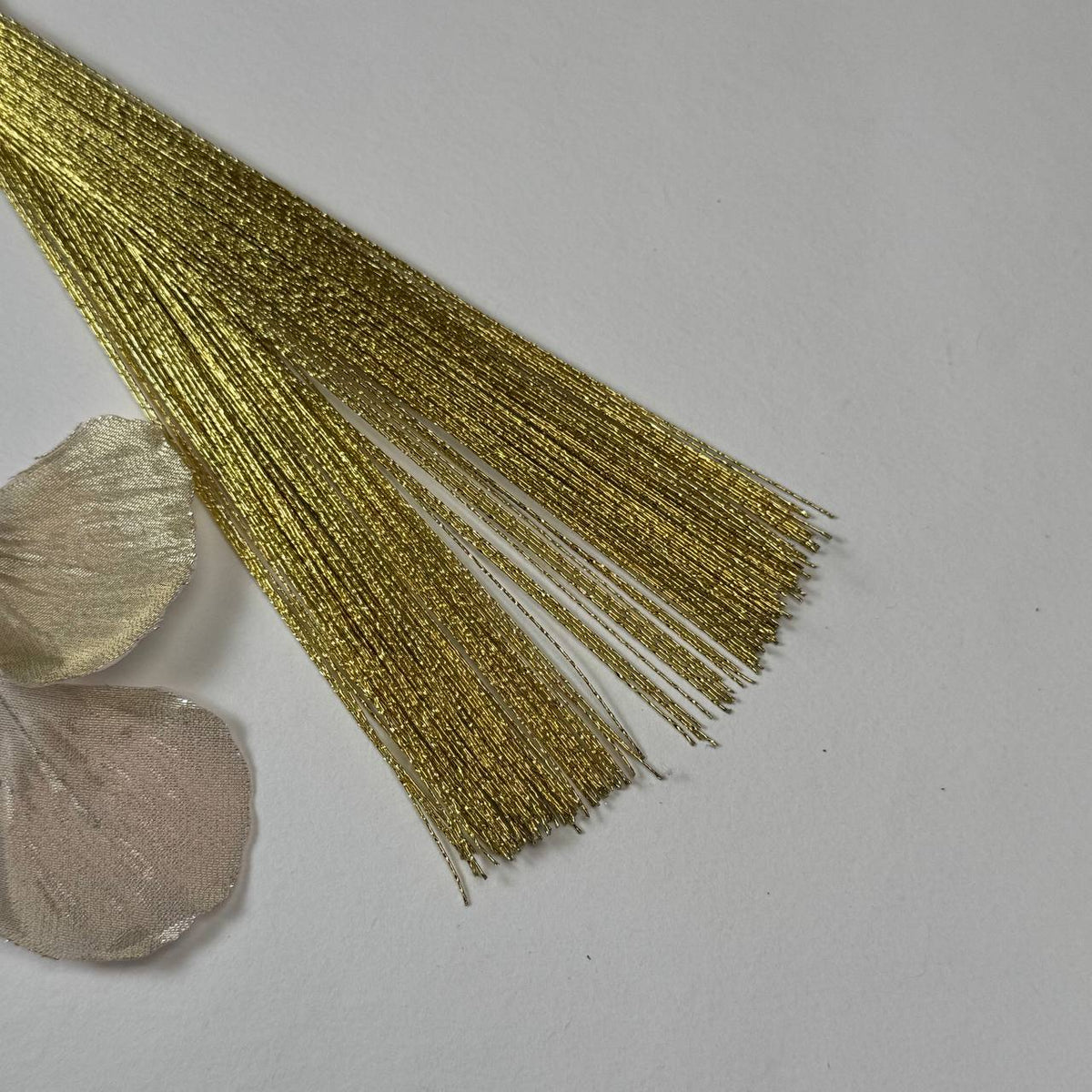 Gold Metallic Floral Wire Hadaka (72 cm Half-Bent)
