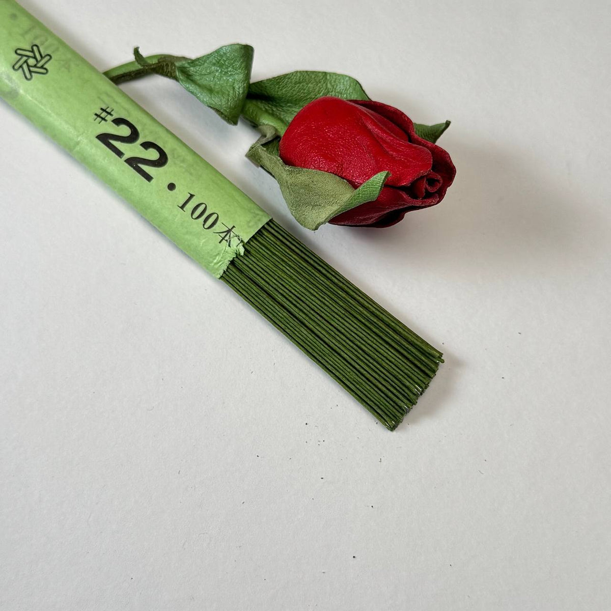 Japanese floral wire in green paper (36 cm)