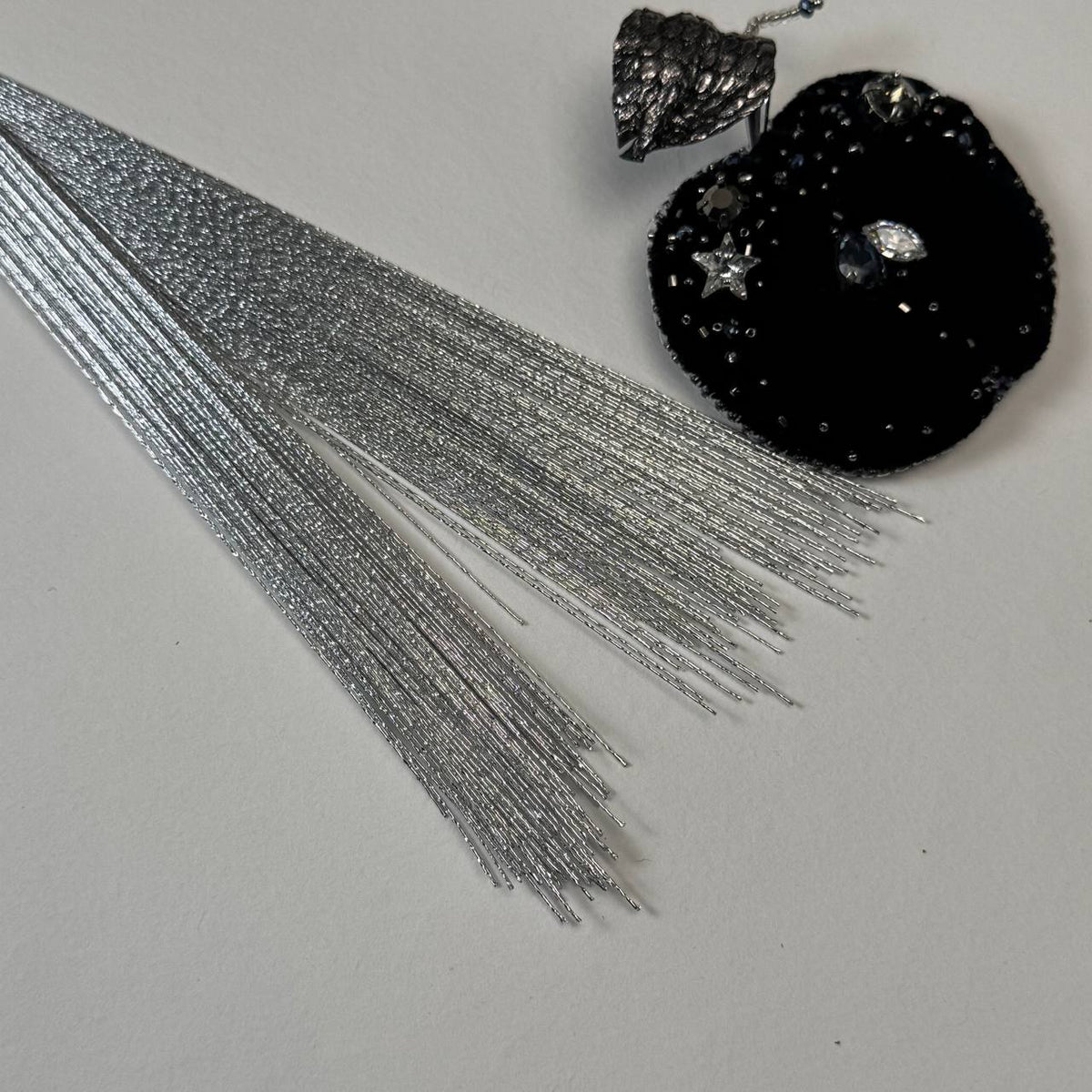 Silver Metallic Floral Wire Hadaka (72 cm Half-Bent)
