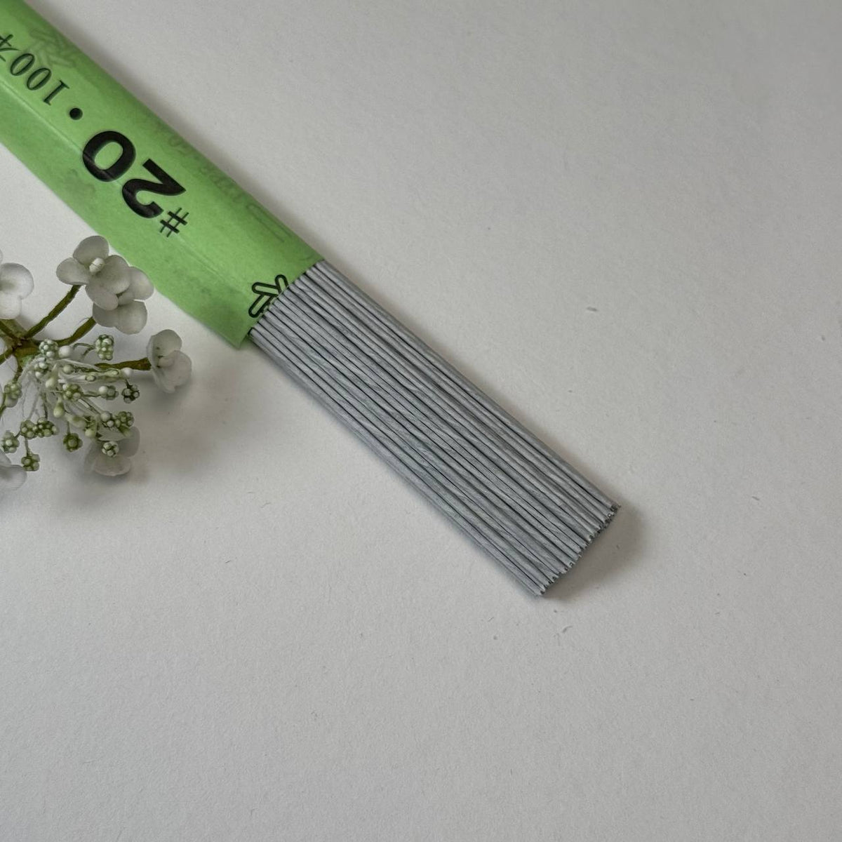 Japanese floral wire in white paper (36 cm)