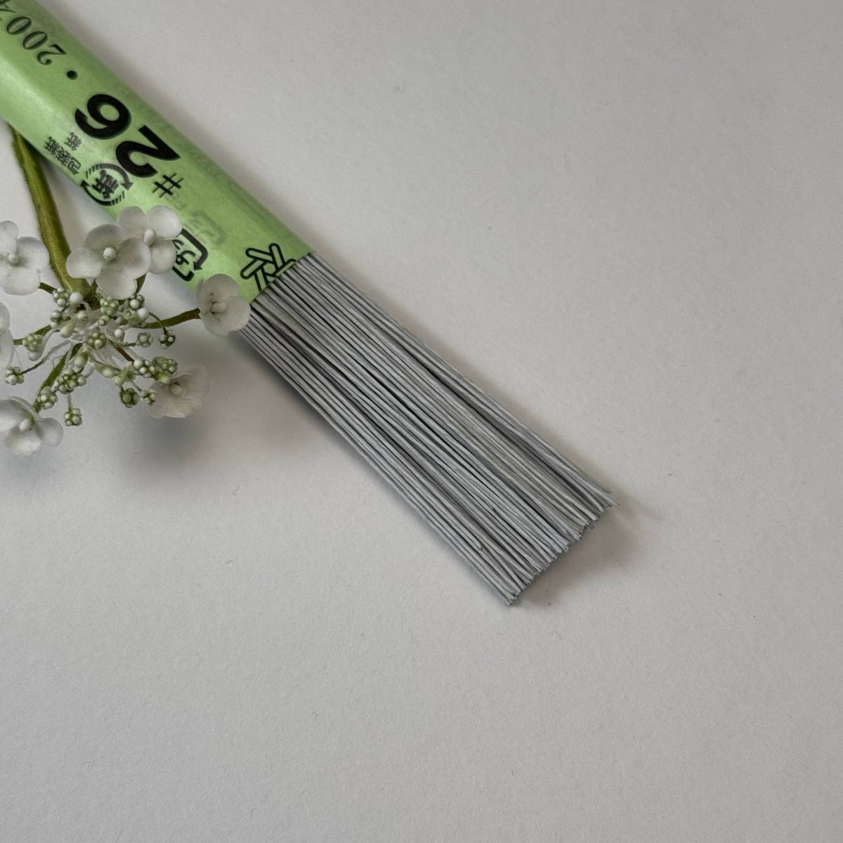 Japanese floral wire in white paper (36 cm)